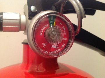 File:Gauge of fire extinguisher.jpg