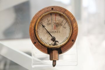 File:Fuel Pressure Gauge.jpg
