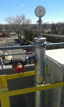 File:Lakewood-Wadsworth Station garage pressure gauge.jpg