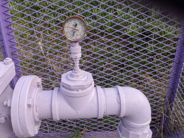 File:Reclaimed water pressure gage.jpg