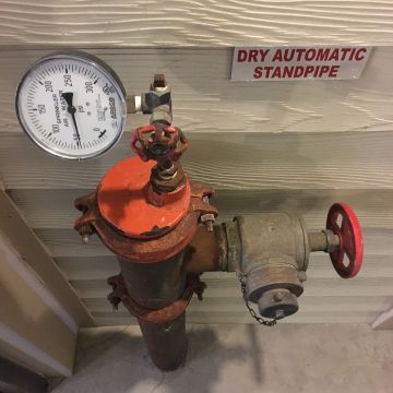 File:Apartment Complex Standpipe with Pressure Gauge.jpg