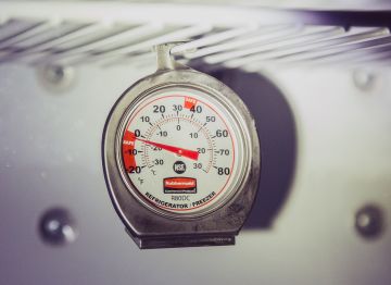 File:Rubbermaid R80DC Refrigerator Freezer Thermometer (40251799920).jpg