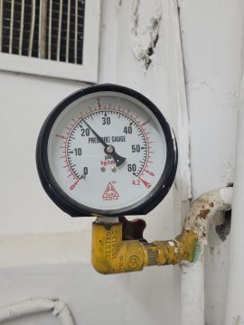 File:Pressure Gauge.jpg